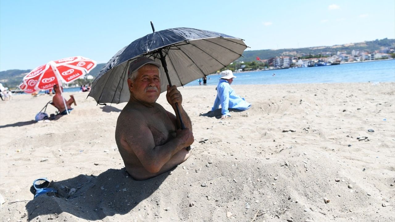 Kumda Şifa Arayanlar: Çardak Kum Adası'na Gelenler