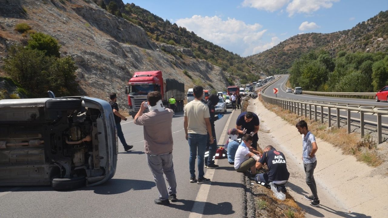 Kütahya'da Zincirleme Trafik Kazası: 6 Yaralı