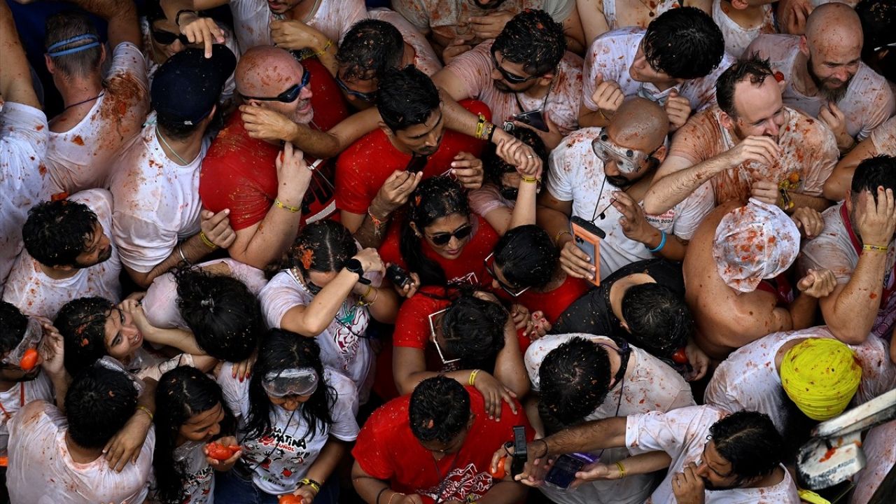 La Tomatina Festivali: 120 Ton Domatesle Eğlence İçin Hazırlık