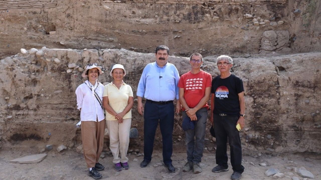 Mersin'deki 9 Bin Yıllık Yumuktepe Höyüğü'nde Kazılar Başladı