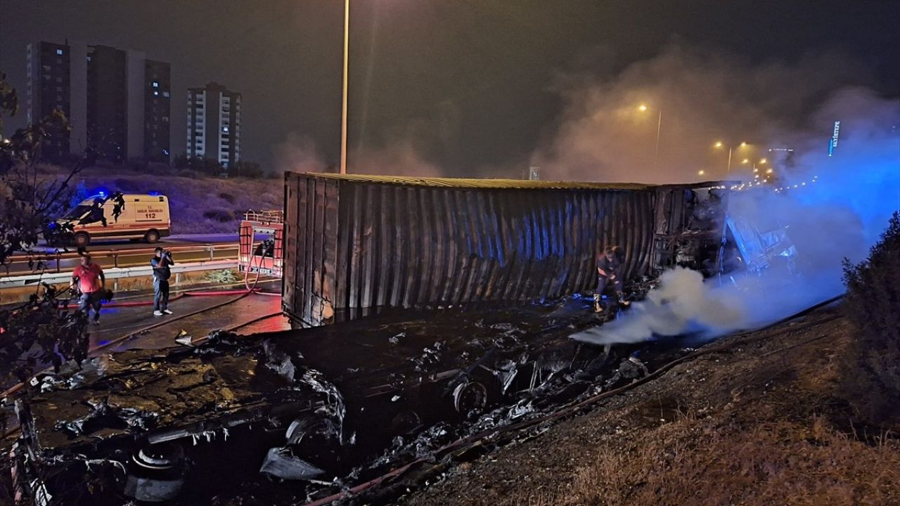 Mersin'de Tır Çarpışması: 1 Ölü, 1 Yaralı