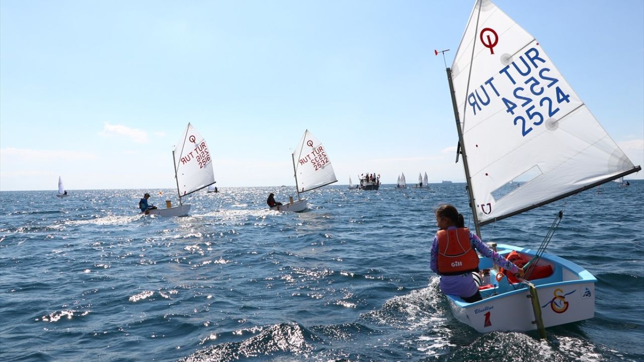 Tekirdağ'da Zafer Kupası Yelken Yarışları Başladı