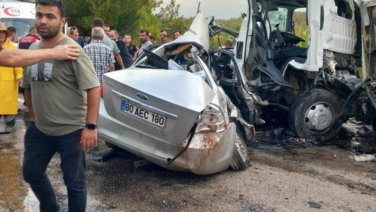 Osmaniye'de Trafik Kazası: 2 Ölü, 4 Yaralı