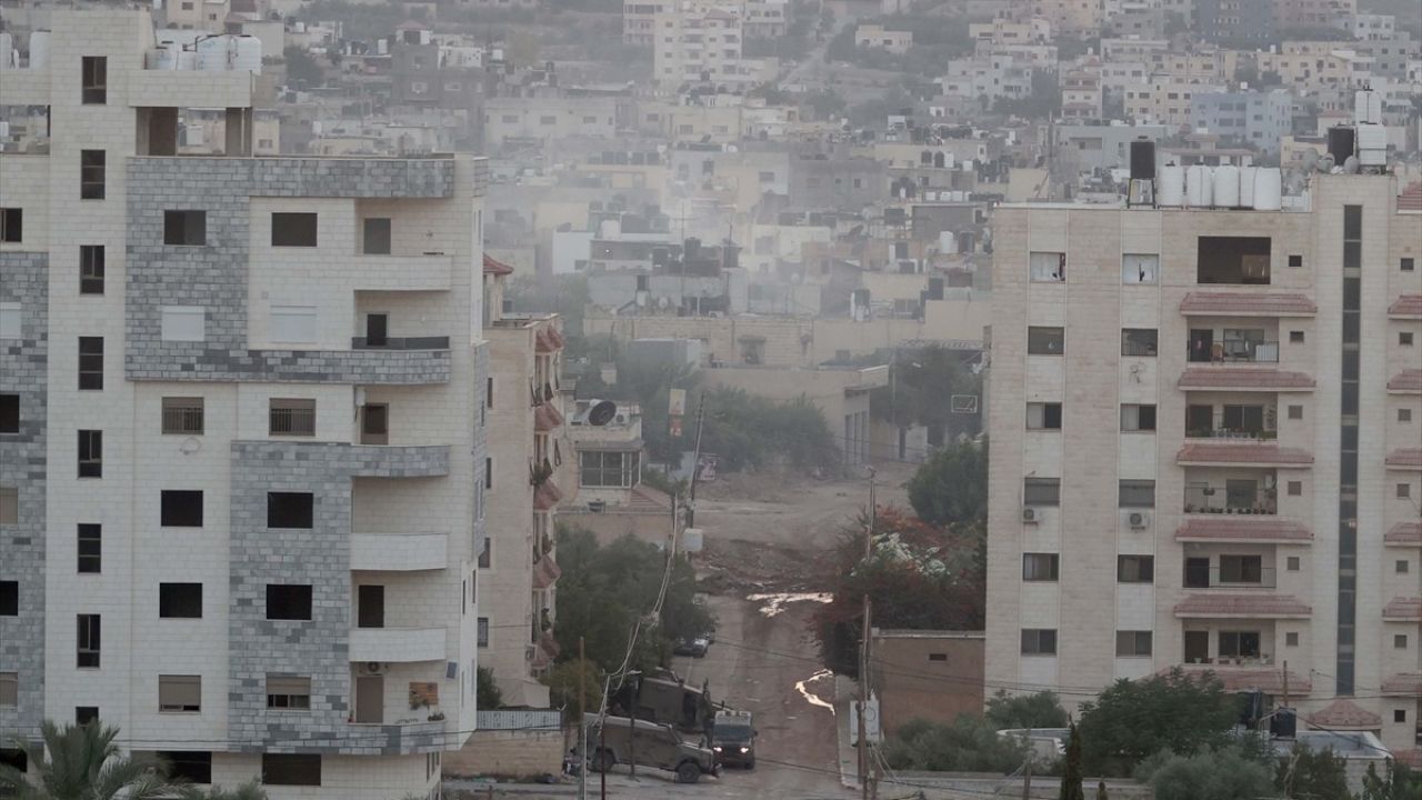 Cenin'de İki Filistinli Hayatını Kaybetti, İsrail Askerleri Pazar Yerini Ateşe Verdi