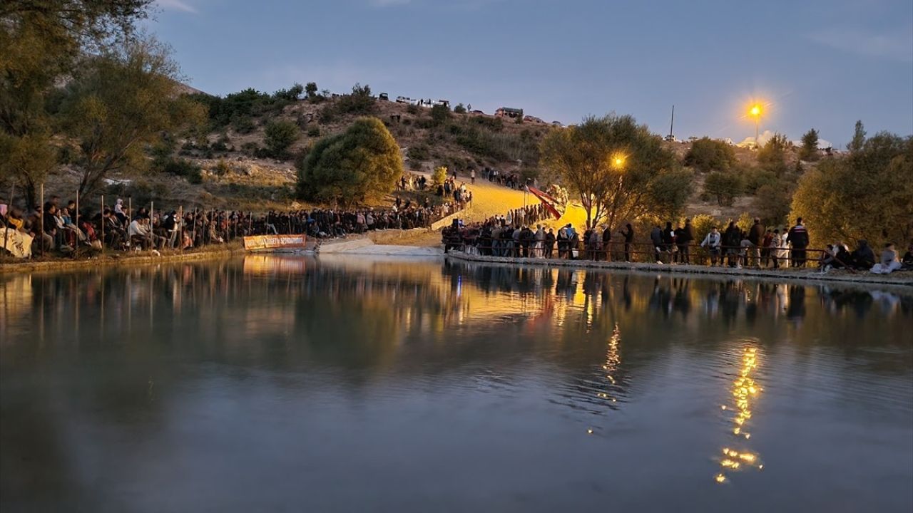 Burdur'da Yüzyıllık Gelenek: Sudan Koyun Geçirme Şenliği