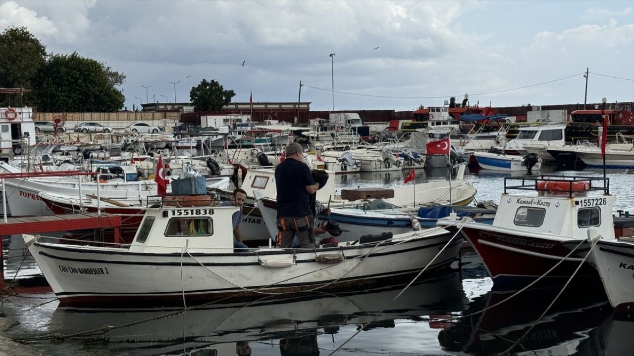 Tekirdağ Balıkçıları Fırtına Nedeniyle Eli Boş Döndü