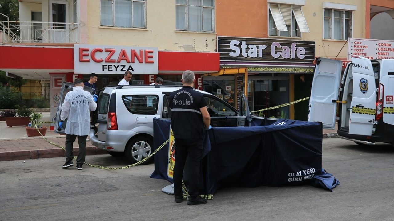 Antalya'da Kanser Hastası Araçta Ölü Bulundu