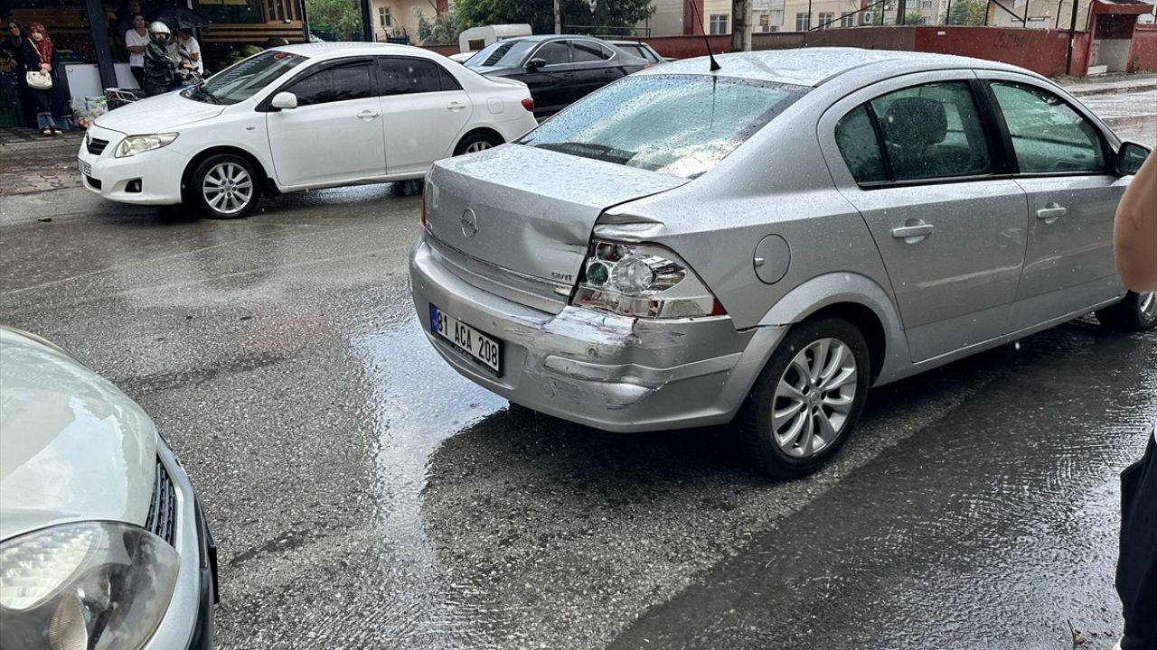 Hatay'da Çocuk Sürücünün Aracı ile Kaza