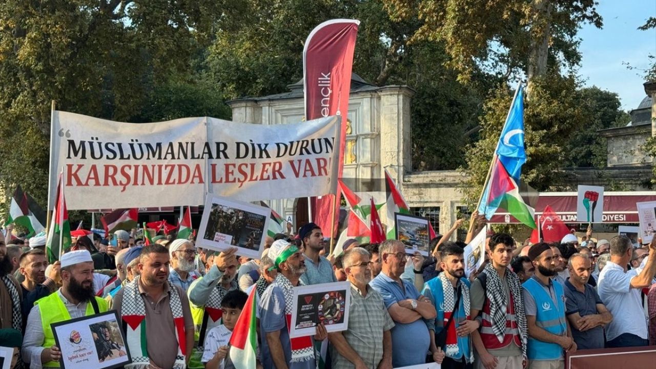 İstanbul'da Gazze İçin Boykot Mitingi Düzenlendi