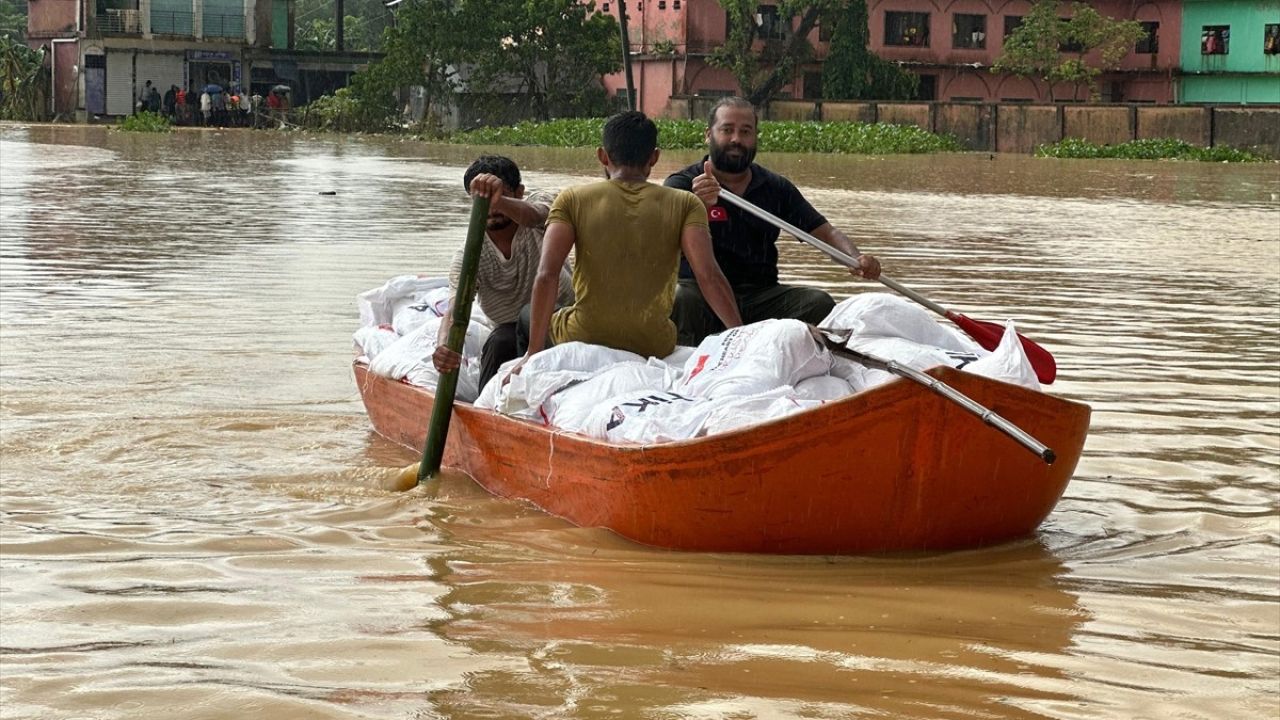 TİKA'dan Bangladeş'e Acil Yardım ve Sağlık Desteği