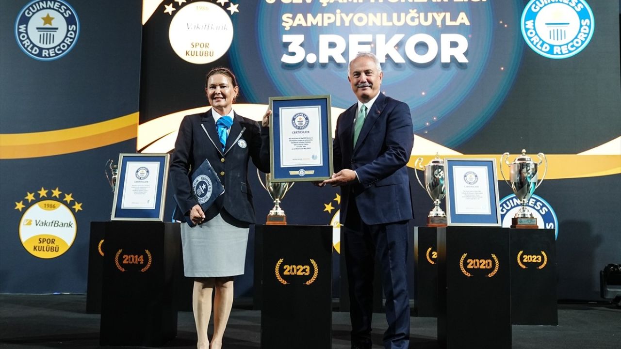 VakıfBank Voleybol Takımı, Üçüncü Dünya Rekorunu Tescilledi