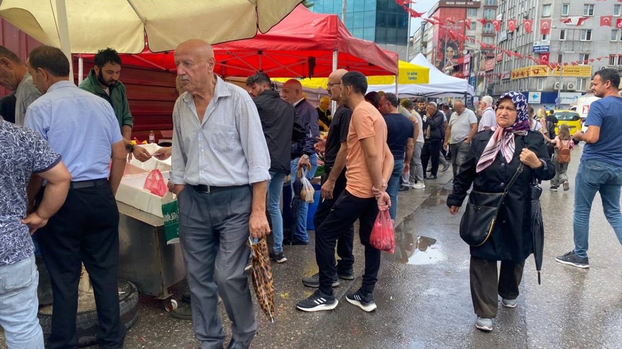 Zonguldak'ta Balık Pazarı Sezonu Coşkuyla Başladı