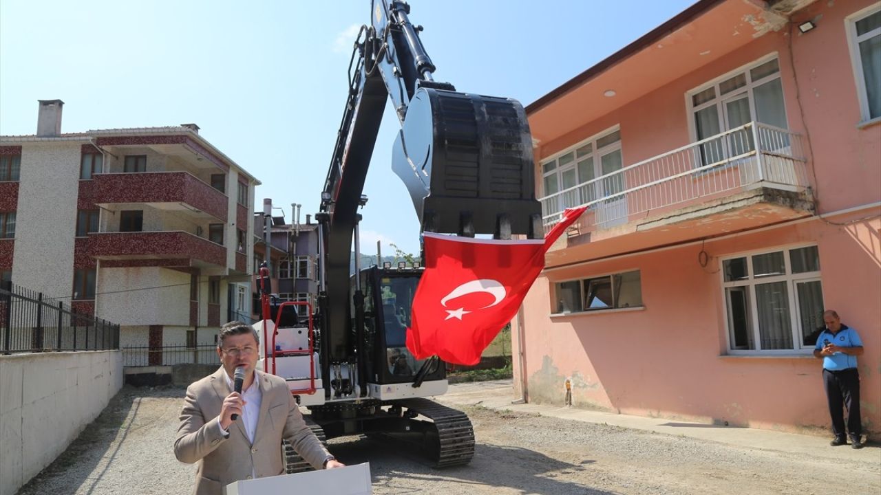 Kastamonu'da Muhtarlar İş Makinesi İçin Maaş Bağışladı