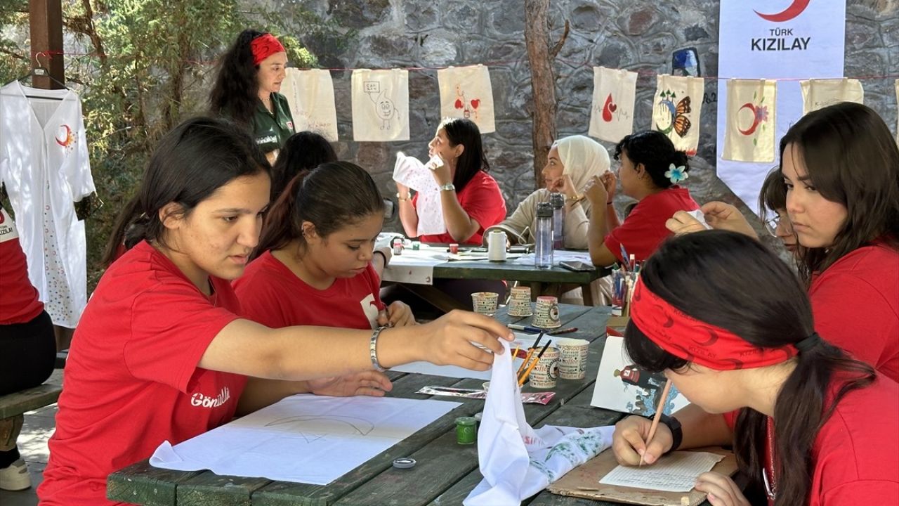 Depremzede Öğrenciler Türk Kızılay'ın Gençlik Kampında Buluştu