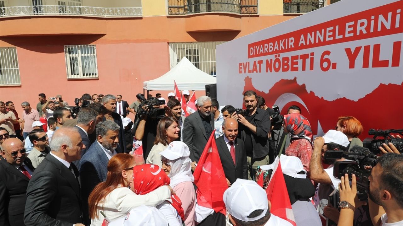 Diyarbakır Anneleri Evlat Nöbetinde 6 Yılı Geride Bıraktı