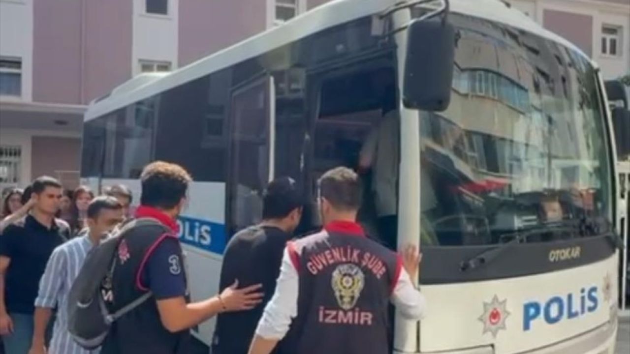 İzmir'de ABD'li Askerlere Saldırı: 10 Şüpheli Tutuklandı