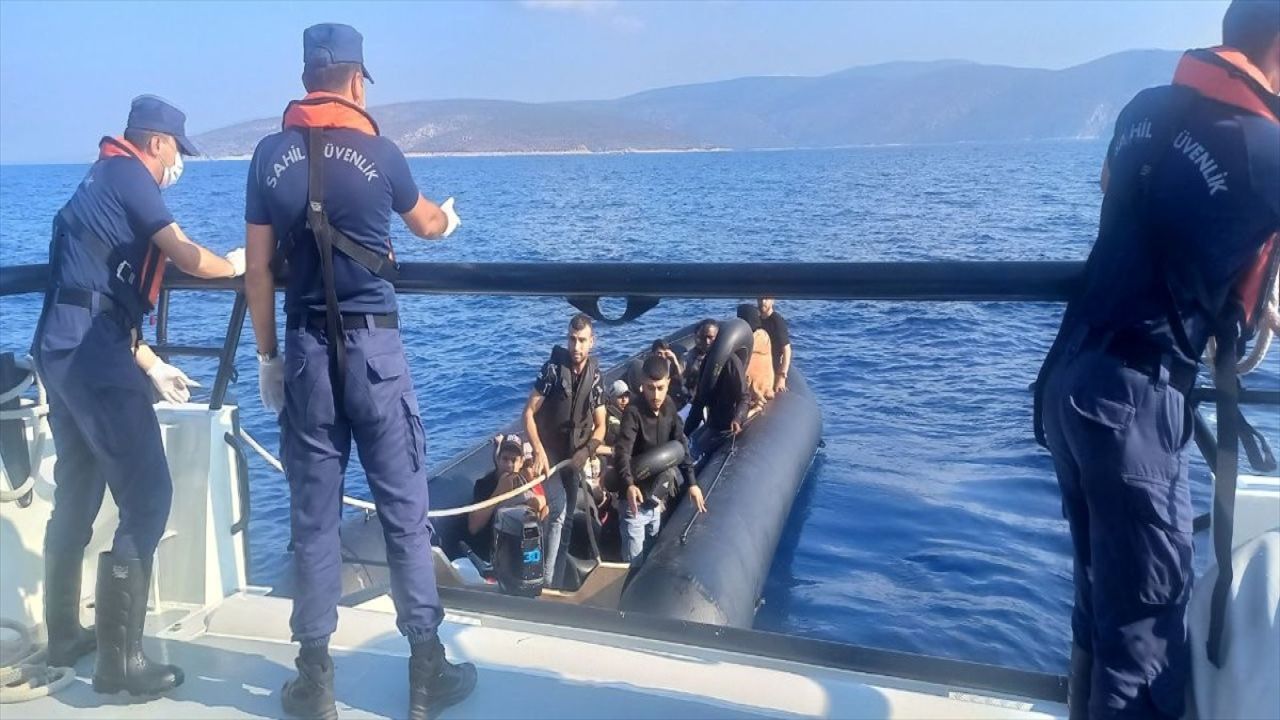 İzmir Açıklarında Düzensiz Göçmen Operasyonu