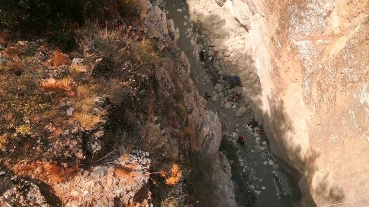 Saklıkent Kanyonu'nda Mahsur Kalma Olayı: Ekipler Anında Müdahale etti