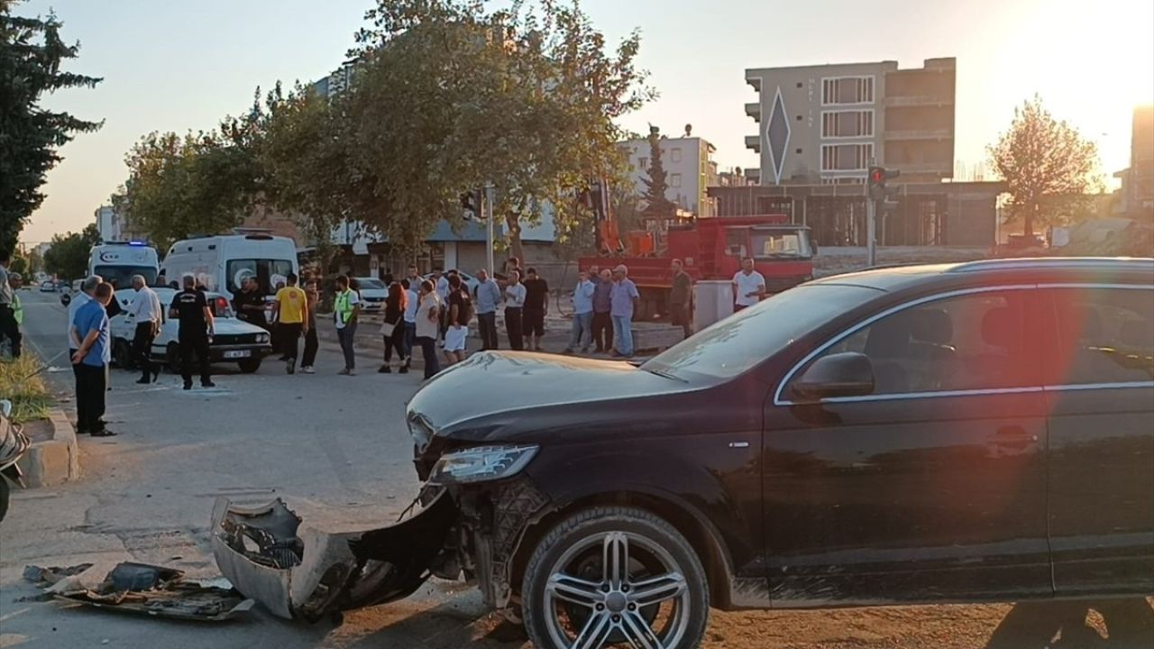 Adıyaman'da Trafik Kazası: 3 Yaralı