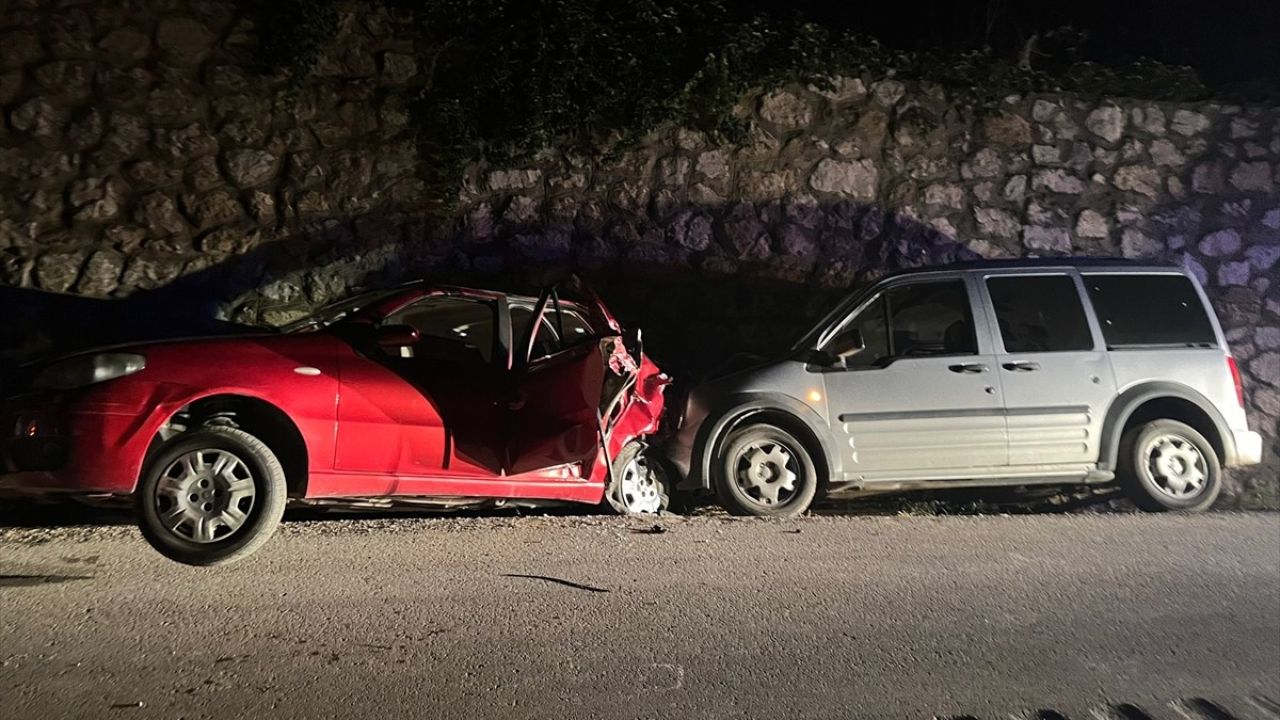 Karabük'te Trafik Kazası: 4 Yaralı