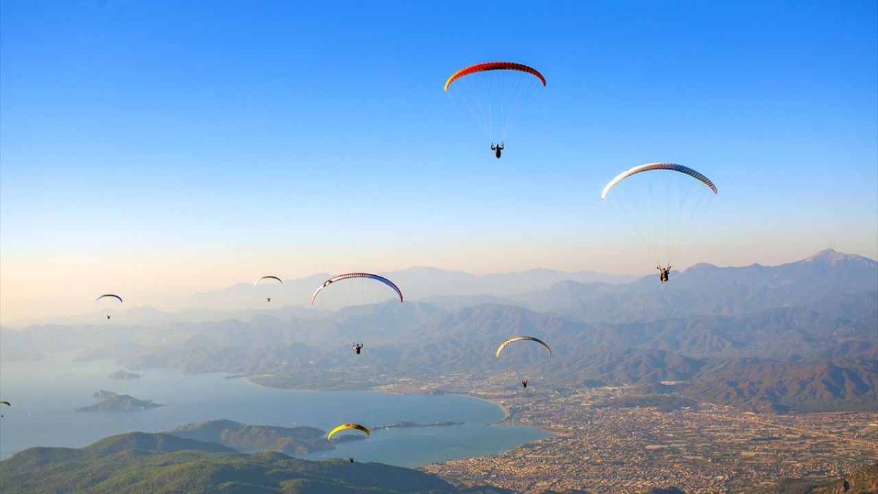 Fethiye Babadağ'da Yılın İlk 8 Ayında 138 Bin Uçuş Gerçekleşti