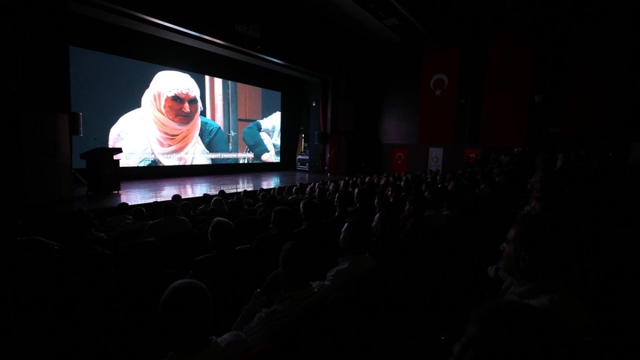 Mardin'de 'Sesler ve Yüzler' Belgeselinin Gösterimi Gerçekleşti