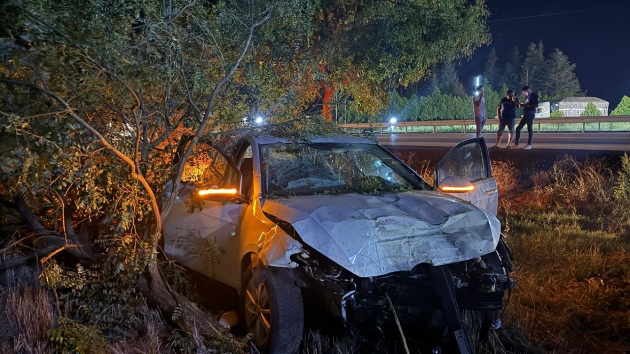 Afyonkarahisar'da Trafik Kazası: 2 Kardeş Hayatını Kaybetti