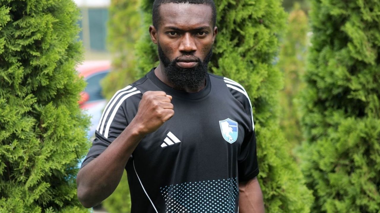 Erzurumspor FK, Nijeryalı Orta Saha Okechukwu Azubuike'yi Kadrosuna Kattı