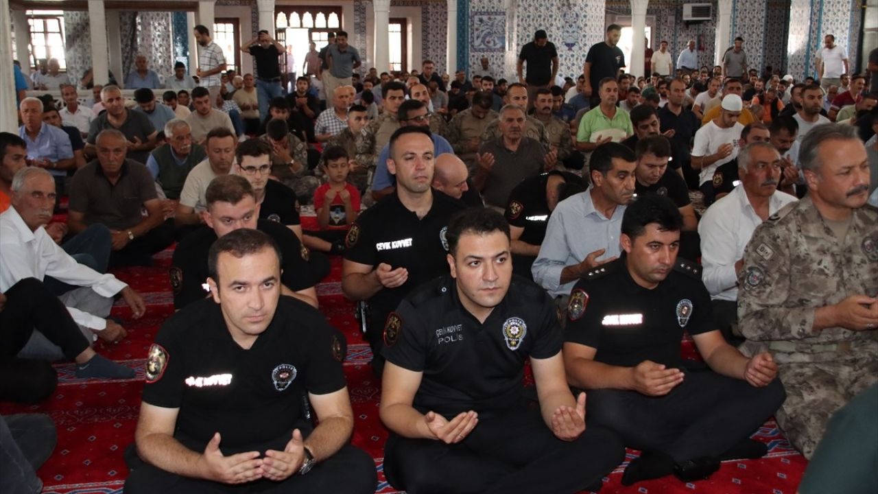 Iğdır'da 9 Yıl Önce Şehit Olan 13 Polis İçin Mevlit Töreni Düzenlendi