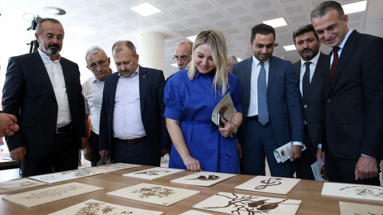 Kastamonu'da 'Ahşaba Özel Dokunuş Projesi' Kapanış Sergisi Düzenlendi