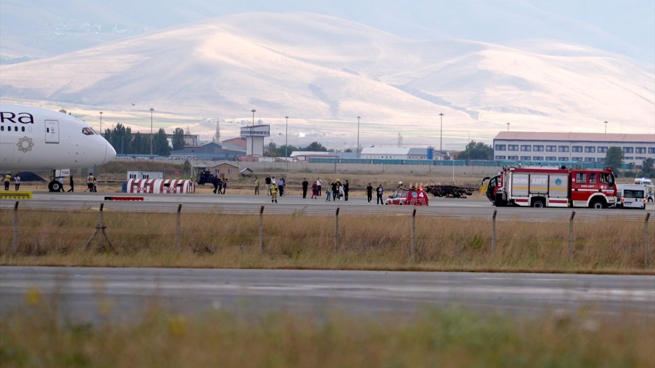 Hindistan'dan Almanya'ya Giden Uçakta Bomba İhbarı: Erzurum'a Acil İniş