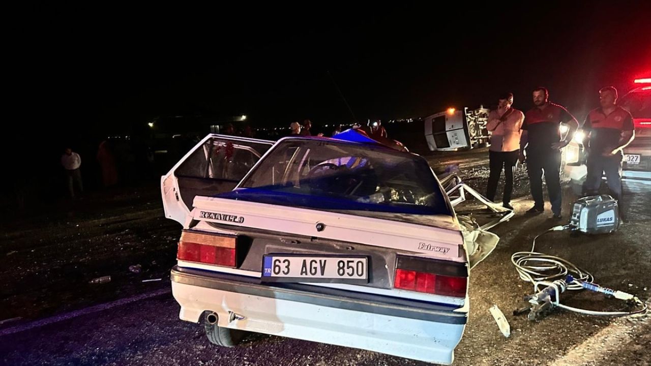 Şanlıurfa'da Minibüs ve Otomobil Çarpıştı: 1 Ölü, 3 Yaralı