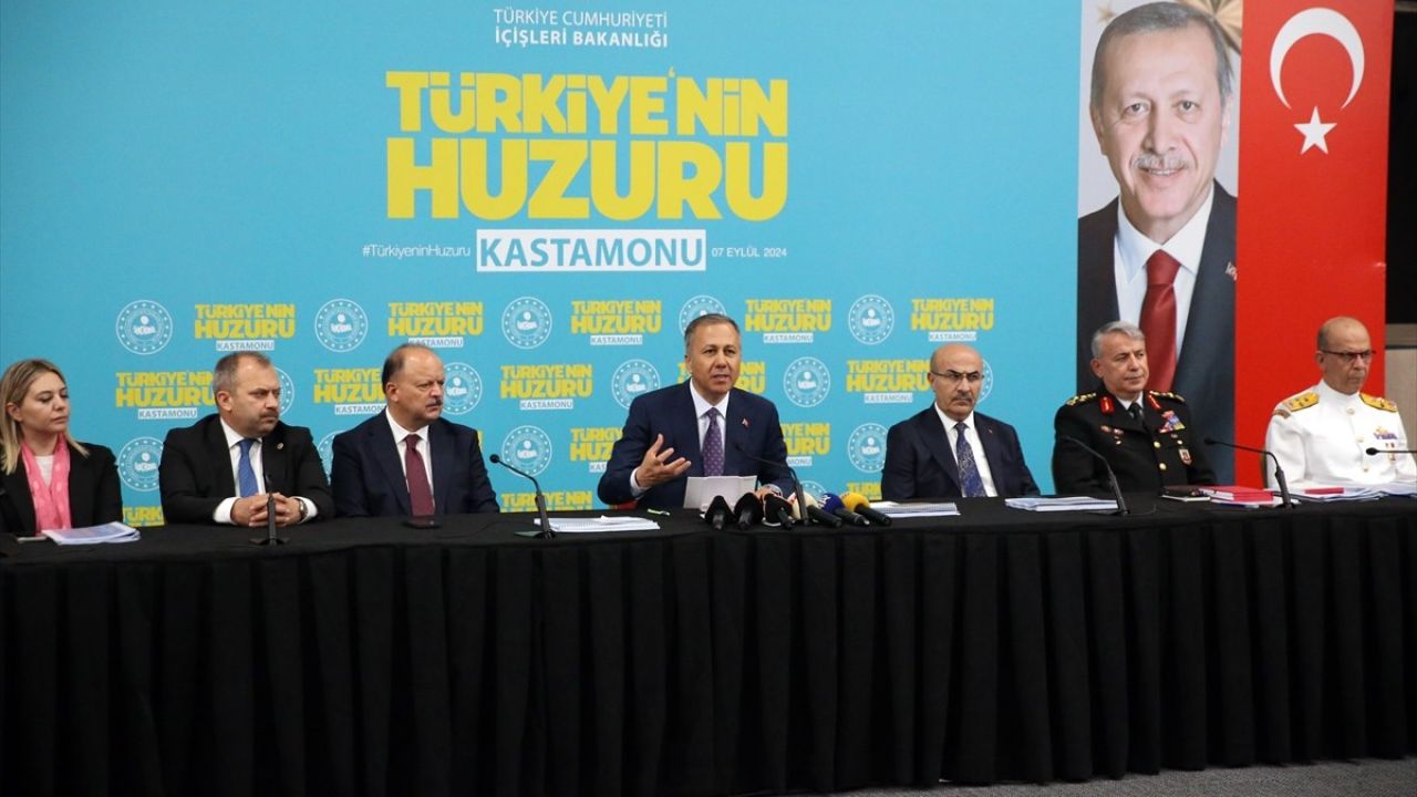 İçişleri Bakanı Yerlikaya Kastamonu'da Vatandaşlara Çağrıda Bulundu