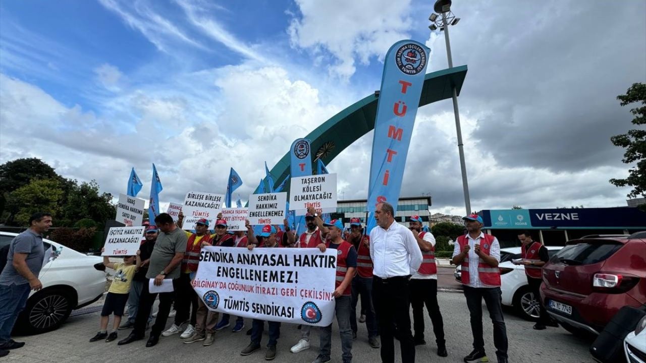 İGDAŞ İşçileri Toplu Sözleşme Talebiyle Basın Açıklaması Düzenledi