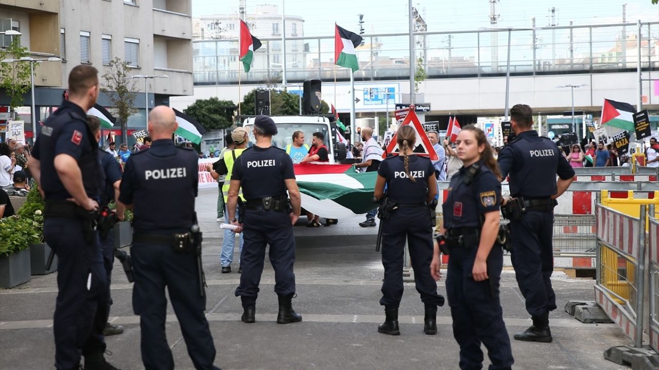 Viyana'da Gazze Saldırılarına Tepki Gösterildi