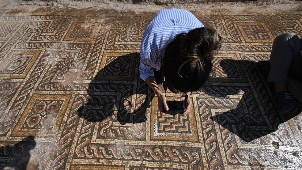 Dülük Antik Kenti'ndeki 1600 Yıllık Mozaikler Turizme Kazandırılacak