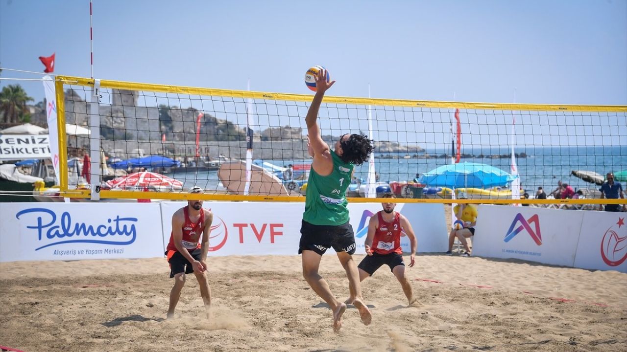 Mersin'de Pro Beach Tour Voleybol Etabı Kapanış Töreni Gerçekleştirildi