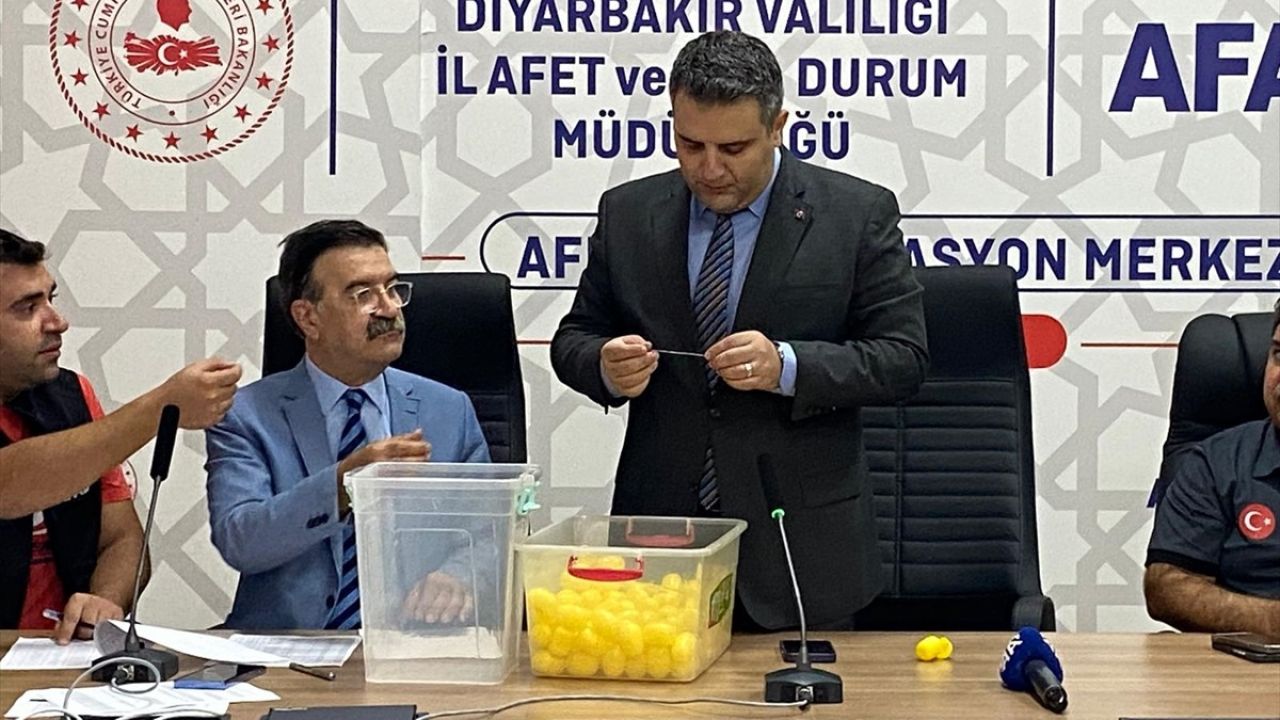 Diyarbakır'da 145 TOKİ Konutunun Anahtarları Sahiplerine Teslim Edildi