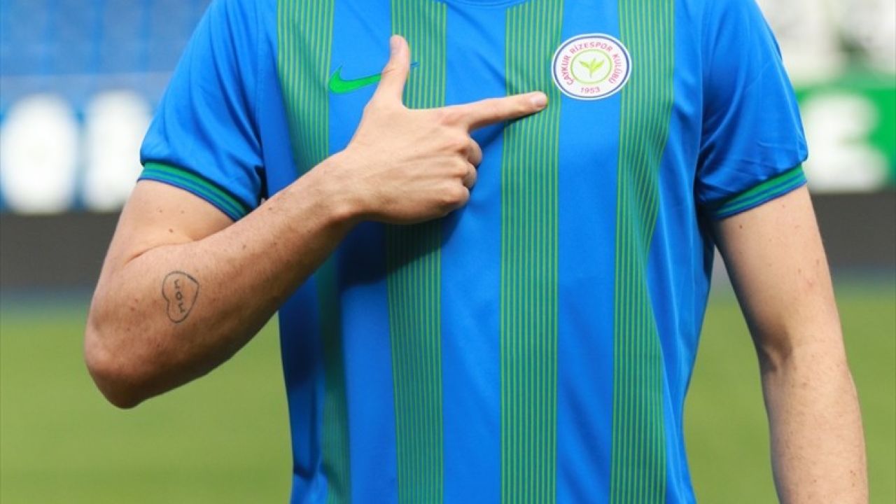 Çaykur Rizespor Kaleci Ivo Grbic'i Renklerine Bağladı