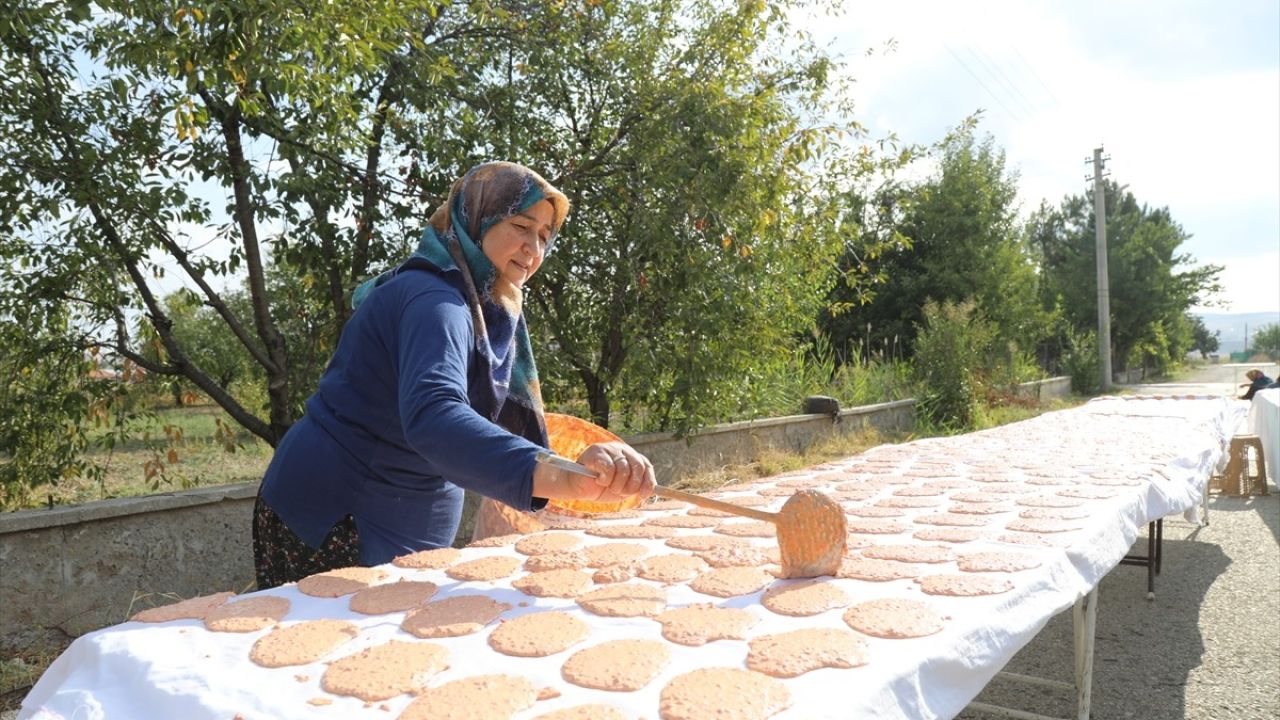 Çubuk'ta Kadınların Tarhana Üretimi ile Eğitime Destek