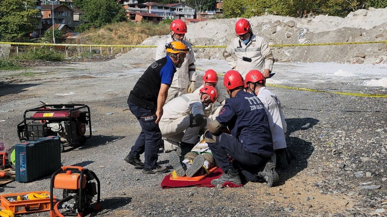 Zonguldak'ta Madenciler Deprem Tatbikatına Katıldı