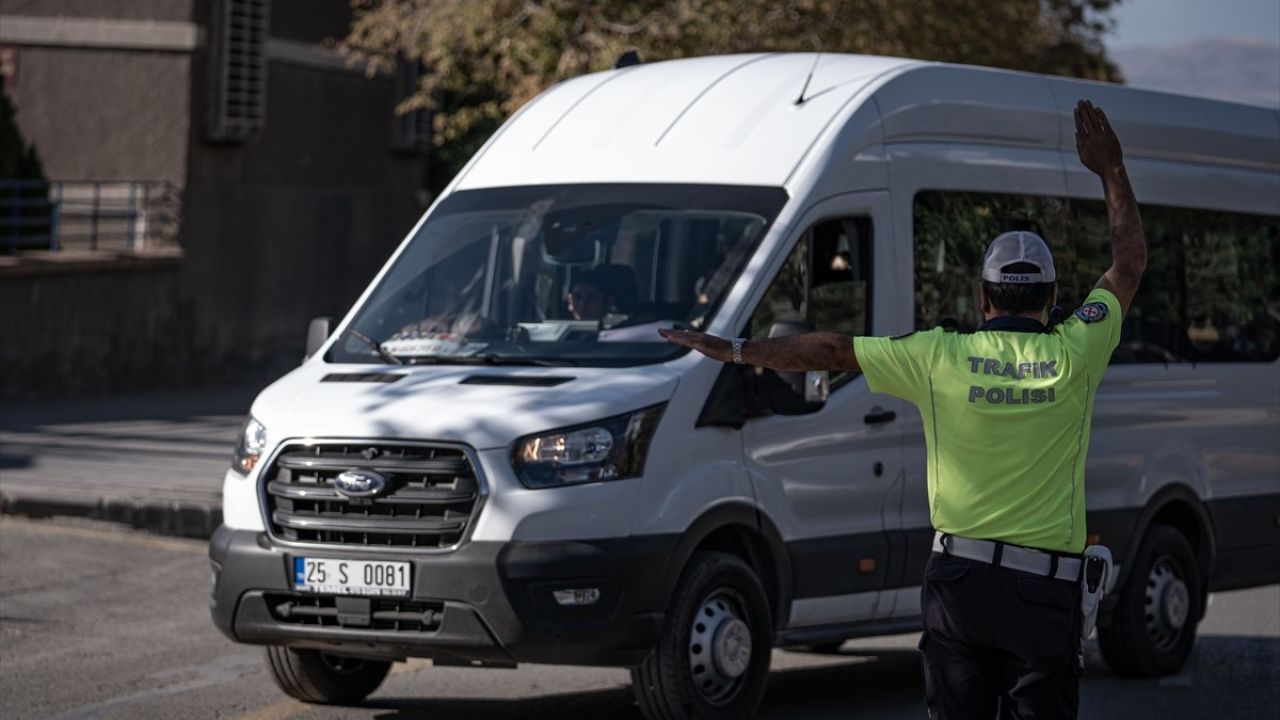 Erzurum'da Eğitim Yılı Başlarken Okul Servislerine Denetim