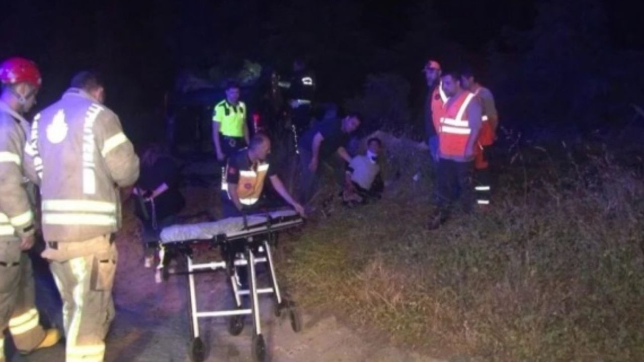Çatalca'da mülteci taşıyan aracın devrilmesi sonucu 14 göçmen yaralandı!