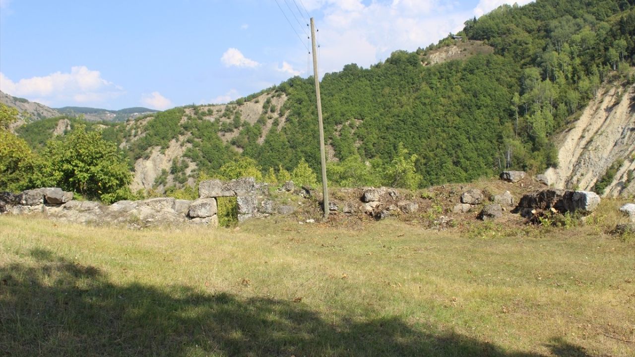 Artvin'de Tarihi Yapıya Işık Tutan Arkeolojik Kazılar Başladı