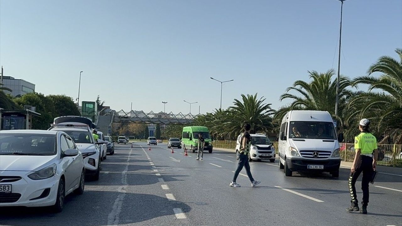 İstanbul'da Okul Servislerine Denetim Uygulaması Devam Ediyor