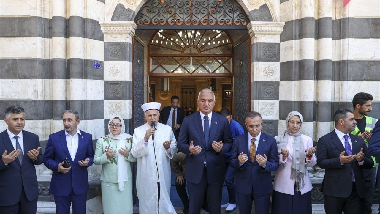 Bakan Ersoy, Gaziantep'teki Alaüddevle Camisi'nin Açılışını Gerçekleştirdi