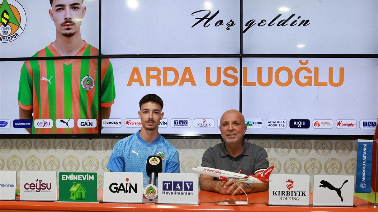 Alanyaspor, Genç Forvet Arda Usluoğlu'nu Transfer Etti