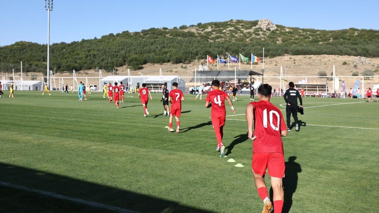 Erciyes Yüksek İrtifa Futbol Turnuvası: Türkiye, Romanya'yı Farklı Geçti