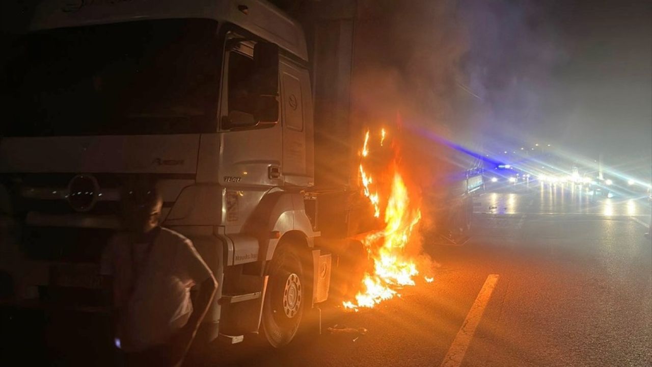 Anadolu Otoyolu'nda Tır Yangını