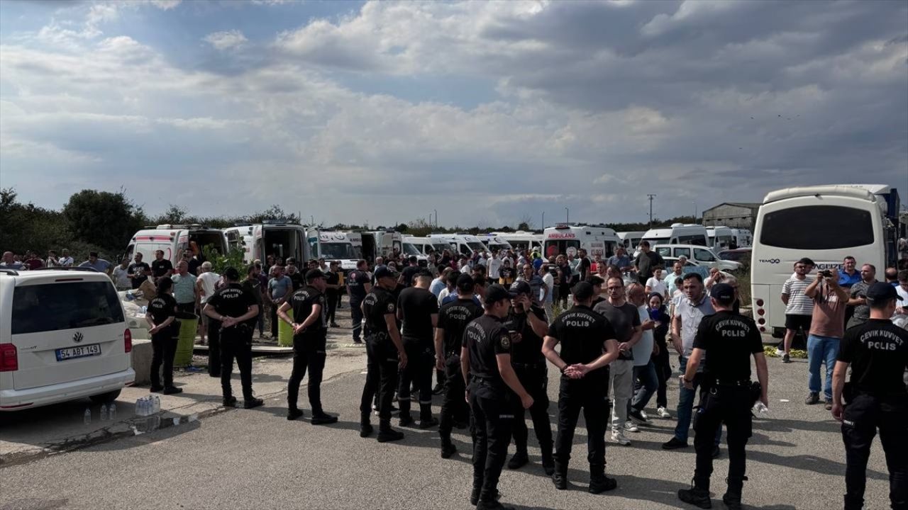 Sakarya'daki Makarna Fabrikasında Meydana Gelen Patlama: 30 Yaralı